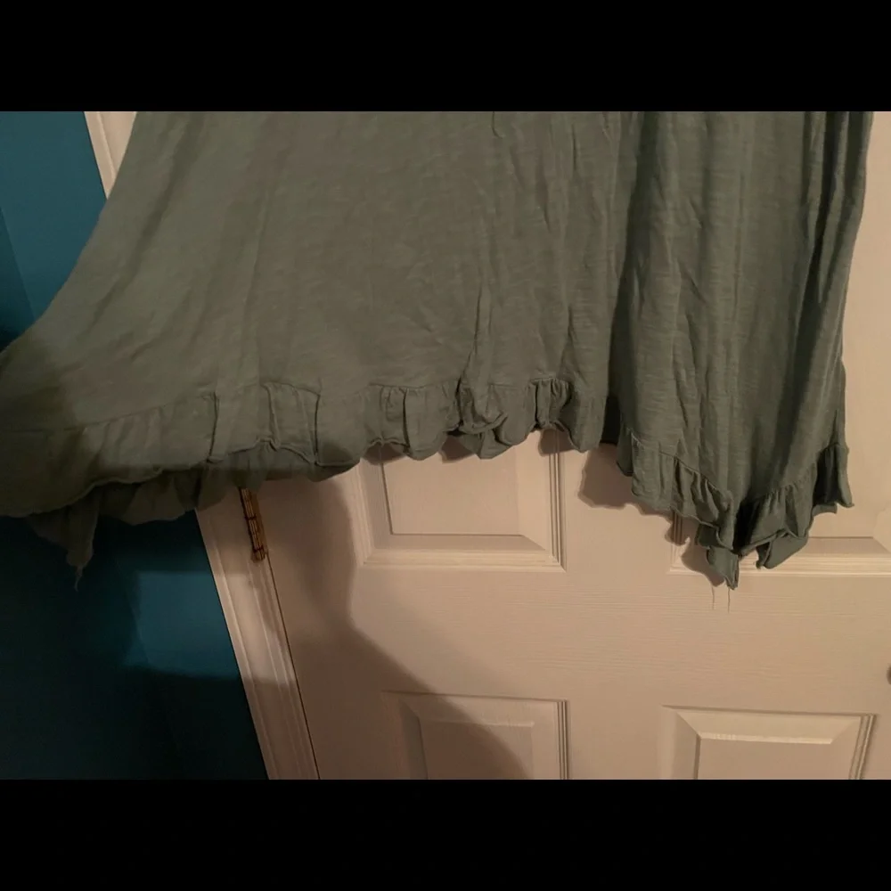 Cupio Ruffle Tee - Picture 2 of 3